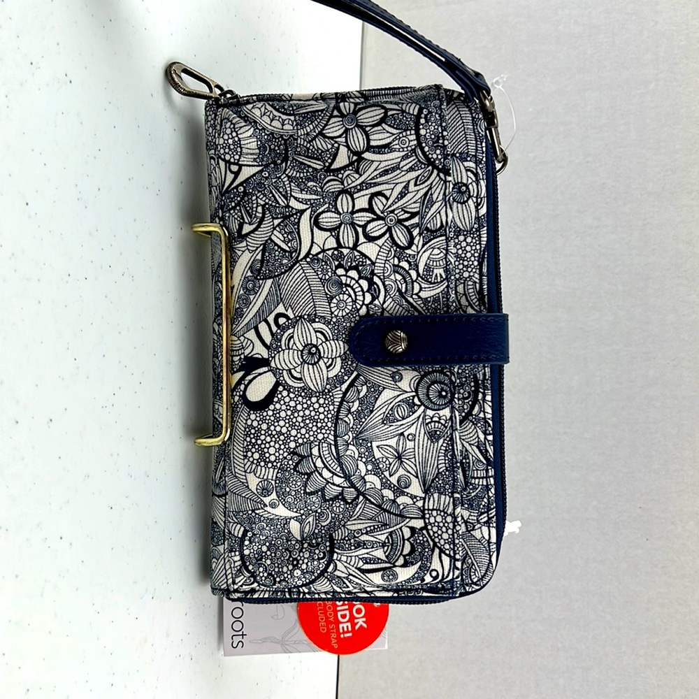 new Sakroots navy and white wristlet